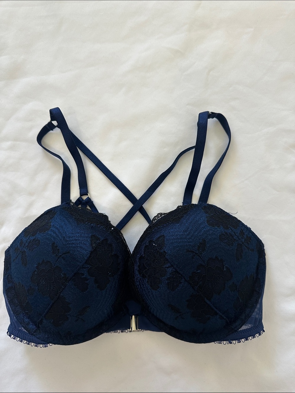Victoria’s Secret Bombshell Push Up Lace front closure sz 32C